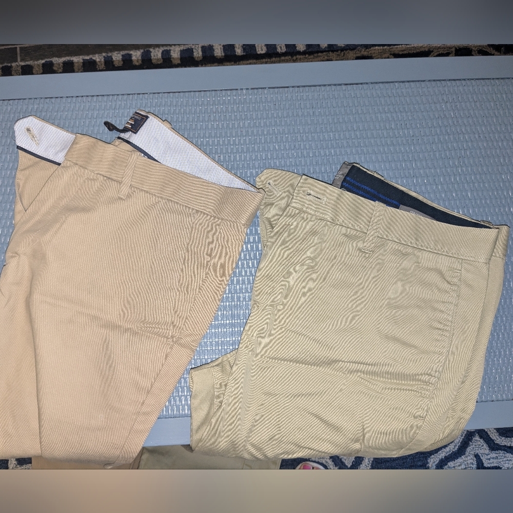 Lot of 2 Mens Gap Khakis Size 32x32